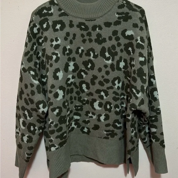 NEW Leopard Print Green Sweater Size 2X - Picture 4 of 5